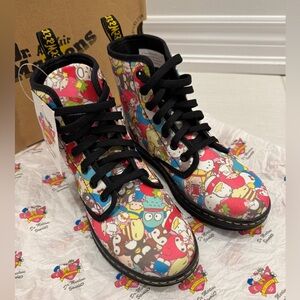 Hello Kitty Dr Martens Rare Limited Edition Women’s Size 5 US Sanrio